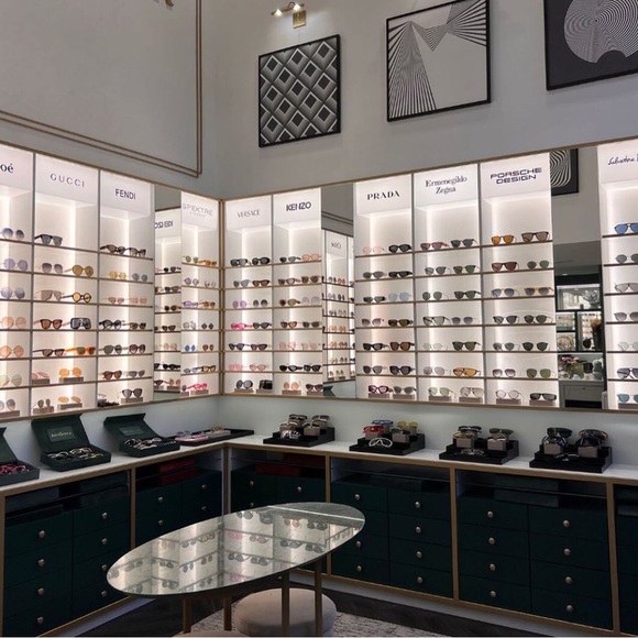 Meet your Posher, Sunglasses - Picture 2 of 3